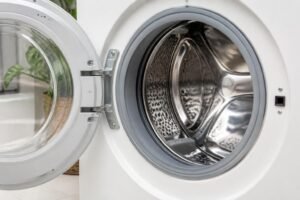 Tambor interno de máquina de lavar limpo e brilhante